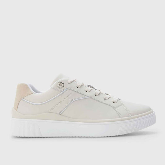 Klassisk sneaker i beige