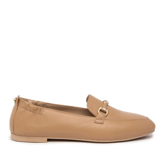 Beige loafer med tunn sula