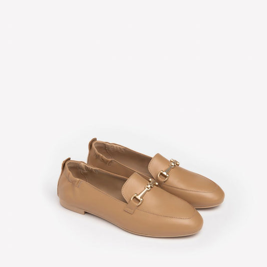 Beige loafer med tunn sula