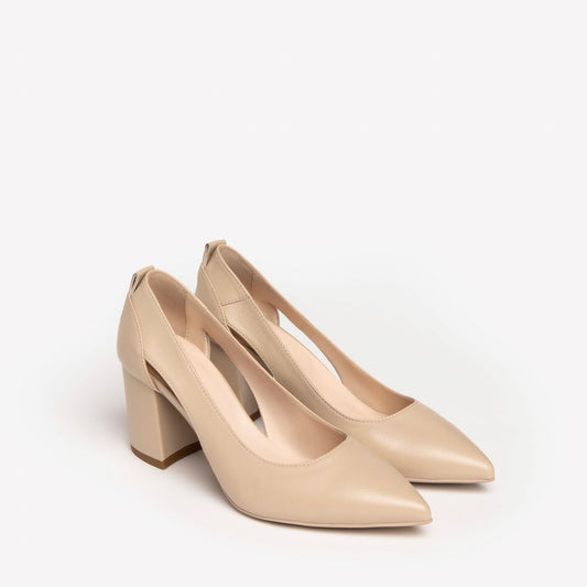 Beige pumps med fyrkantig klack